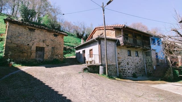 4 sypialnia Finka/Dom wiejski na sprzedaż w Langreo z garażem - 35 000 € (Ref: 8914617)