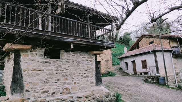 4 sypialnia Finka/Dom wiejski na sprzedaż w Langreo z garażem - 35 000 € (Ref: 8914617)