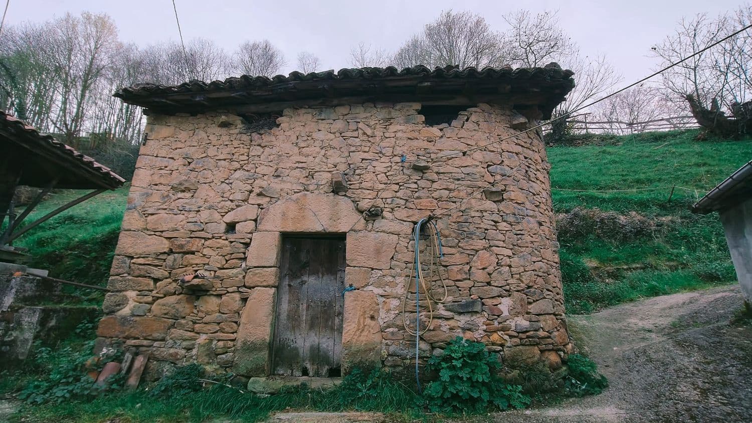 4 sypialnia Finka/Dom wiejski na sprzedaż w Langreo z garażem - 35 000 € (Ref: 8914617)