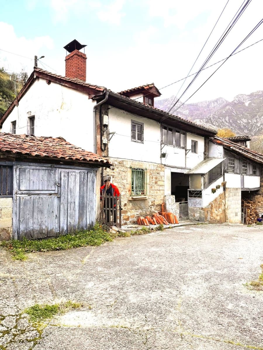 3 soveværelse Finca/Landehus til salg i Caso med garage - € 45.000 (Ref: 8923449)