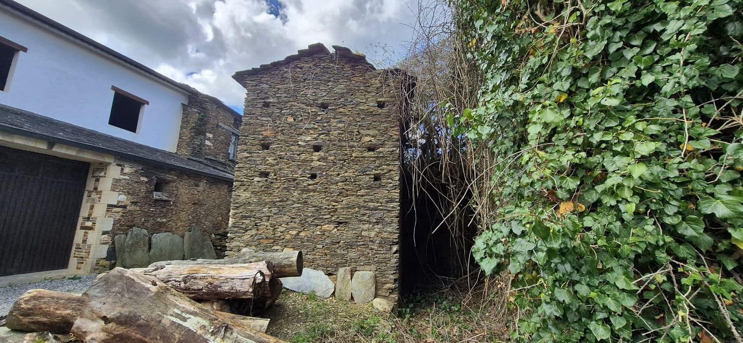 3 sypialnia Finka/Dom wiejski na sprzedaż w Lourenza z garażem - 40 000 € (Ref: 8923450)