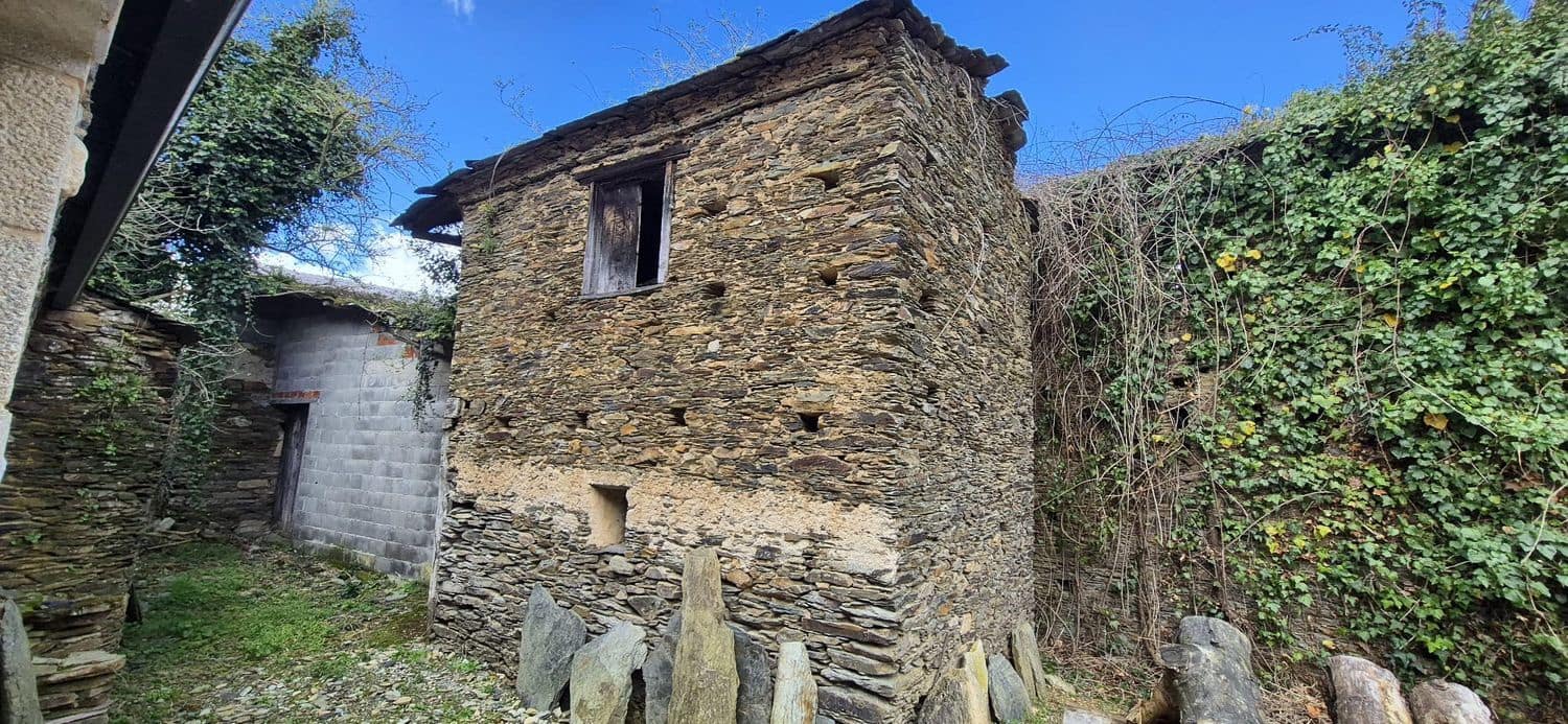 3 sypialnia Finka/Dom wiejski na sprzedaż w Lourenza z garażem - 40 000 € (Ref: 8923450)