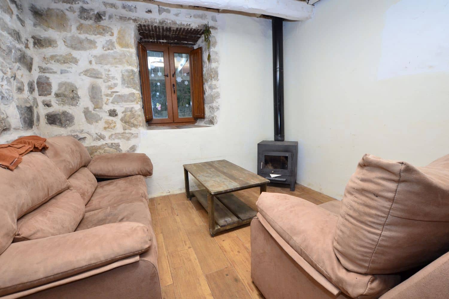 2 soveværelse Finca/Landehus til salg i Riosa med garage - € 59.900 (Ref: 8928338)