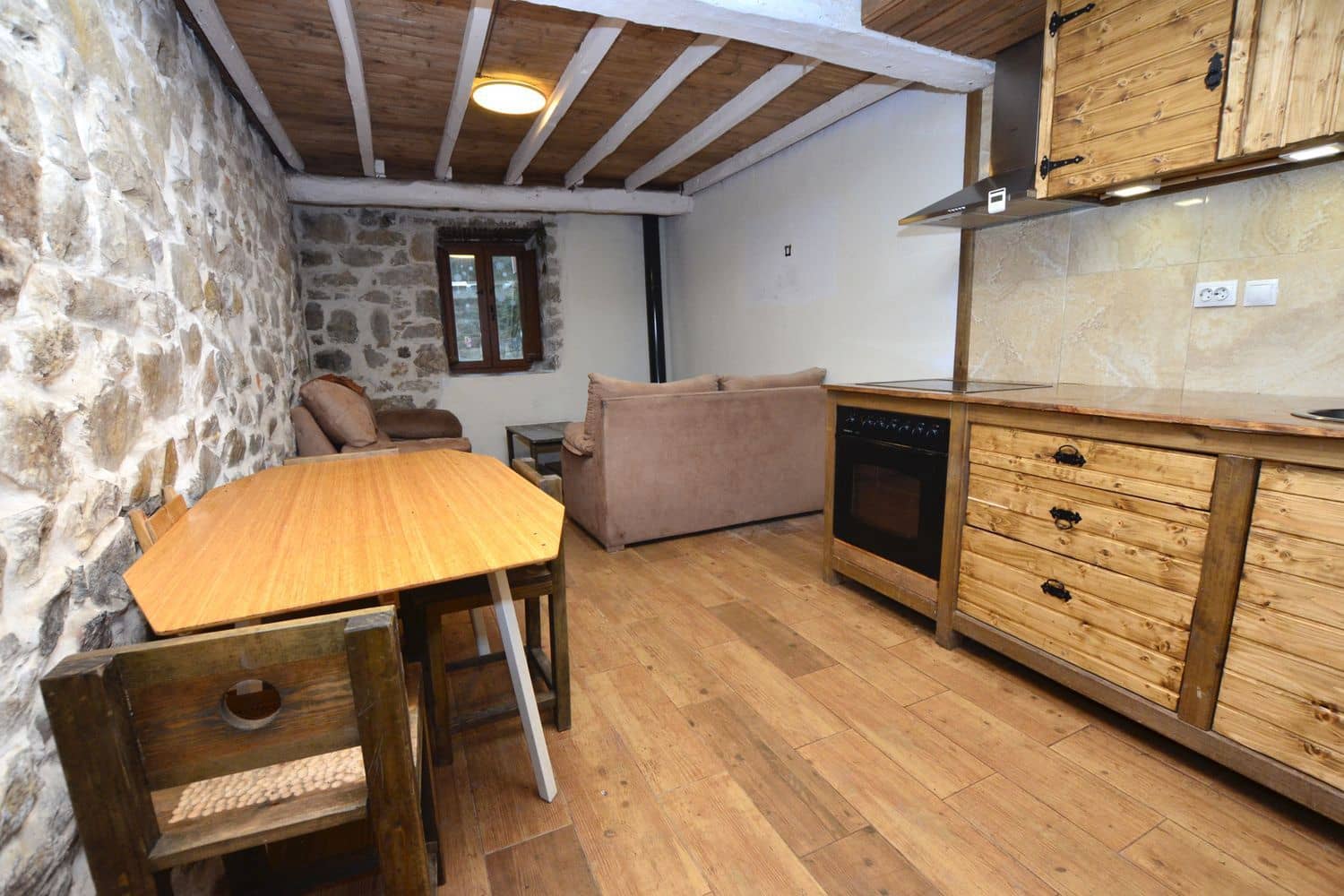 2 soveværelse Finca/Landehus til salg i Riosa med garage - € 59.900 (Ref: 8928338)