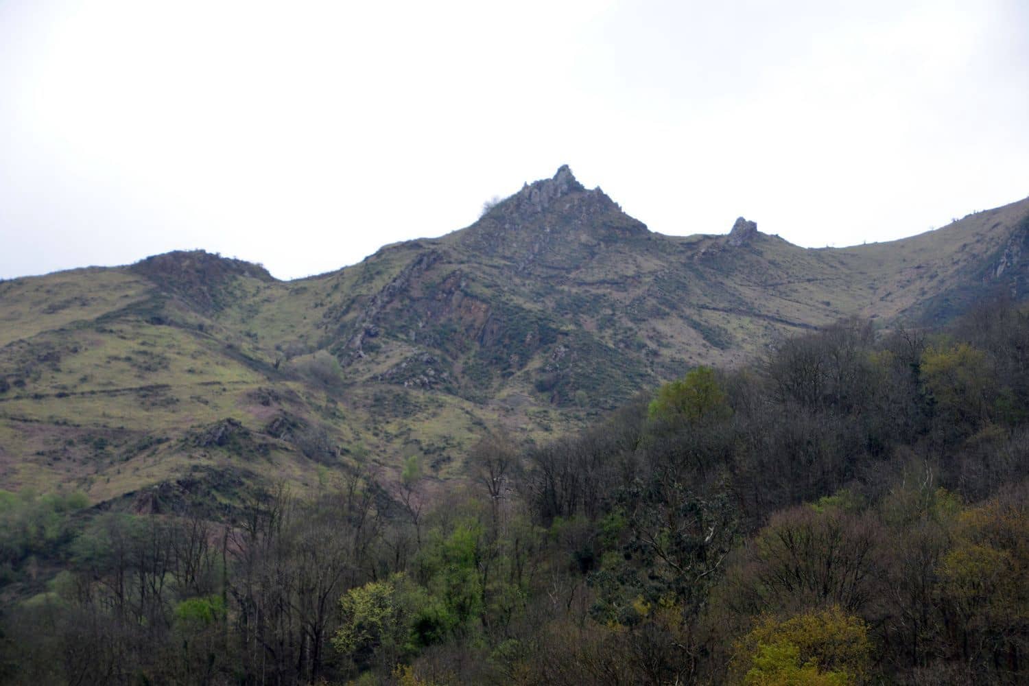 2 soveværelse Finca/Landehus til salg i Riosa med garage - € 59.900 (Ref: 8928338)