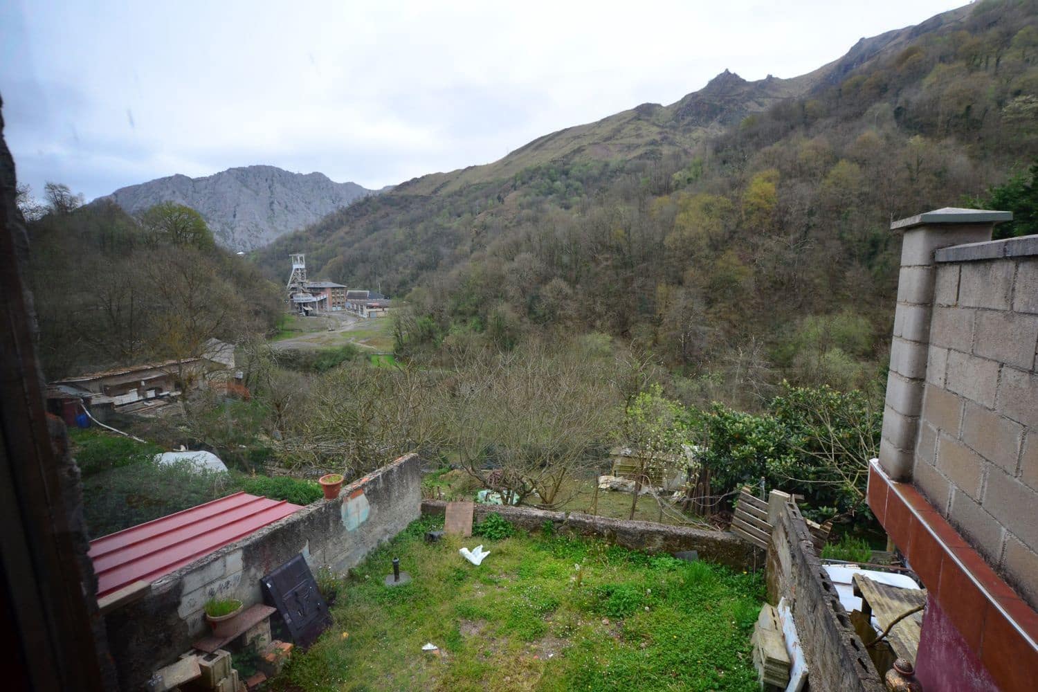 2 soveværelse Finca/Landehus til salg i Riosa med garage - € 59.900 (Ref: 8928338)