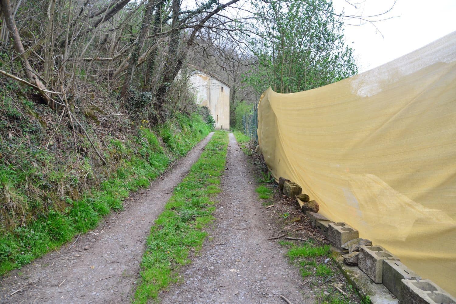 2 soveværelse Finca/Landehus til salg i Riosa med garage - € 59.900 (Ref: 8928338)