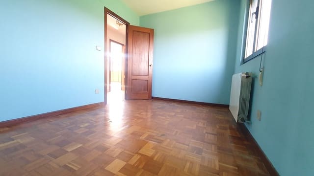 3 soverom Villa til salgs i Siero med garasje - € 340 000 (Ref: 8931921)