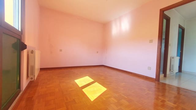 3 soverom Villa til salgs i Siero med garasje - € 340 000 (Ref: 8931921)