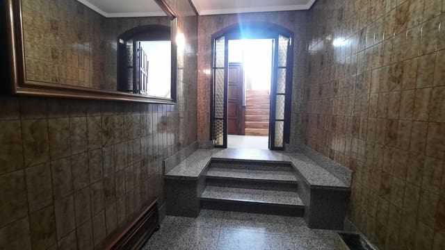 7 bedroom Townhouse for sale in Langreo - € 125,000 (Ref: 8936496)