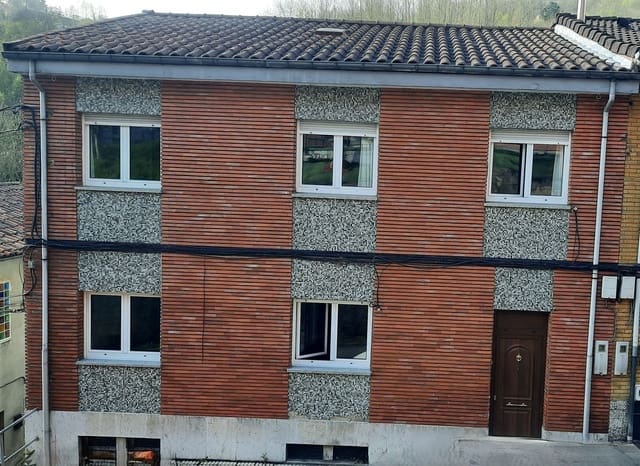 7 bedroom Townhouse for sale in Langreo - € 125,000 (Ref: 8936496)