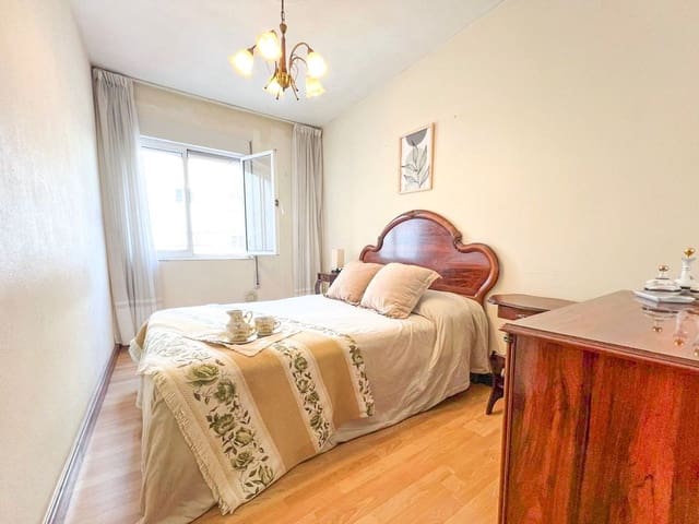 3 soveværelse Lejlighed til salg i Centro Urbano, Gijón - € 199.000 (Ref: 8936497)