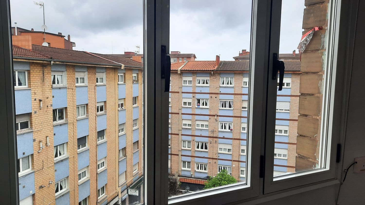 3 soveværelse Lejlighed til salg i Gijon med garage - € 119.000 (Ref: 8945842)