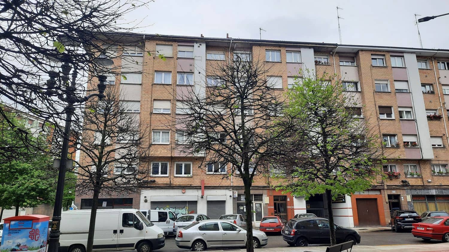 3 soveværelse Lejlighed til salg i Gijon med garage - € 119.000 (Ref: 8945842)