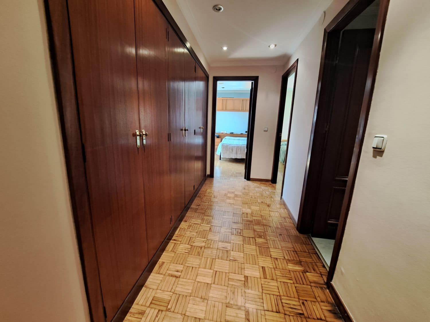 4 soveværelse Lejlighed til salg i Oviedo med garage - € 410.000 (Ref: 8950077)