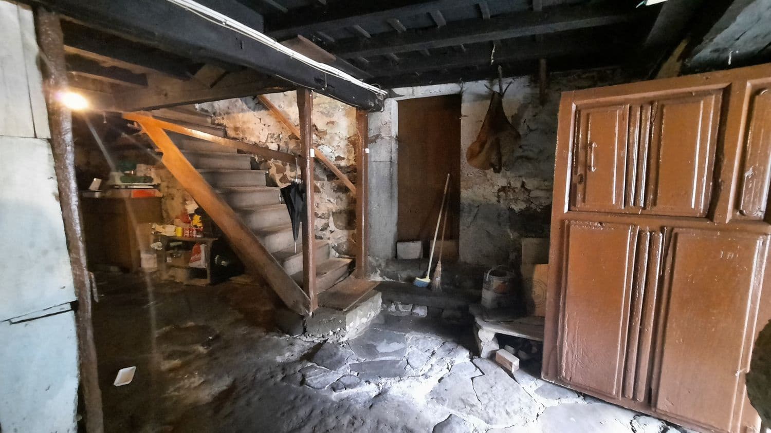 4 soveværelse Byhus til salg i Caso med garage - € 70.000 (Ref: 8961069)