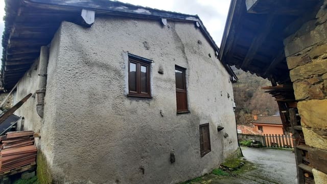 4 quarto Casa em Banda para venda em Caso com garagem - 70 000 € (Ref: 8961069)