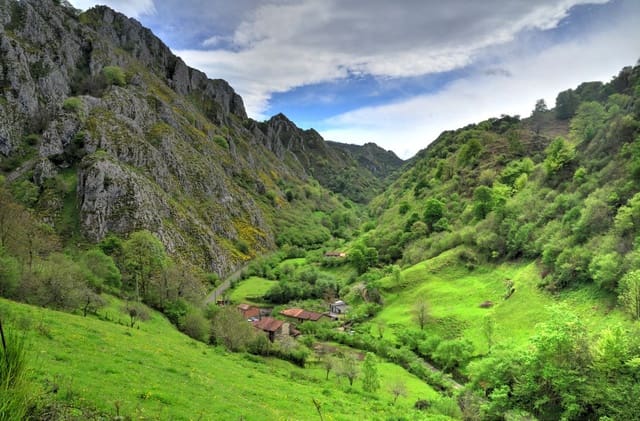 2 soverom Finca/Herregård til salgs i Piloña med garasje - € 168 000 (Ref: 8971809)