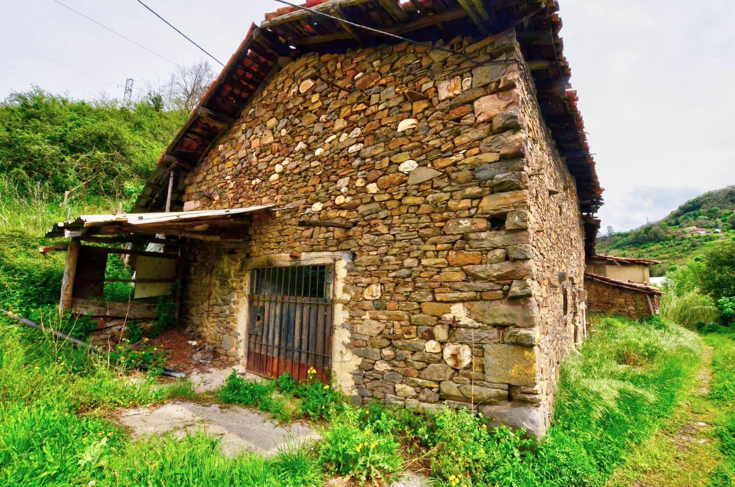 1 soveværelse Finca/Landehus til salg i Mieres med garage - € 10.000 (Ref: 8975623)