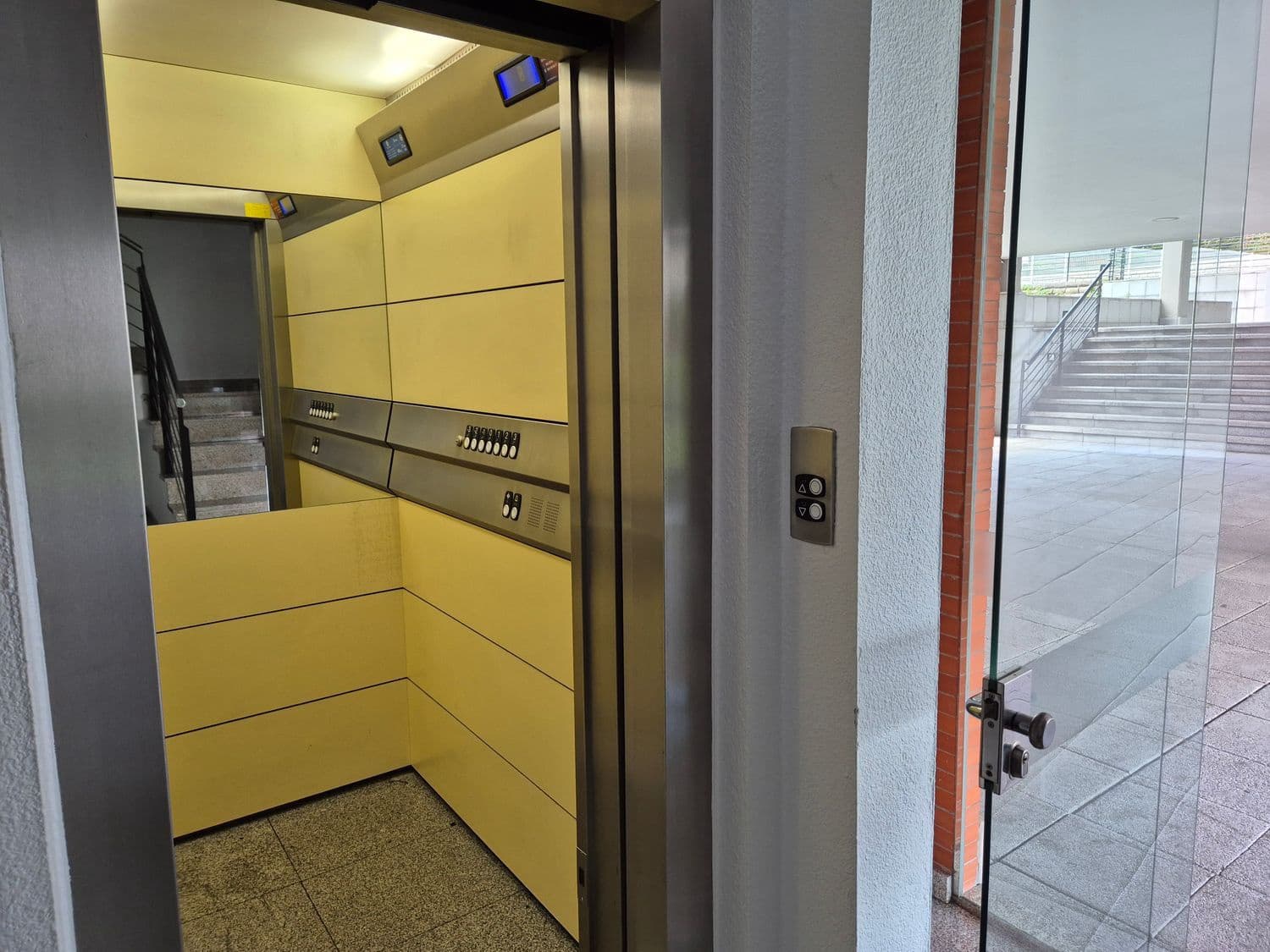 3 soveværelse Lejlighed til salg i Gijon med swimmingpool garage - € 329.000 (Ref: 8988104)