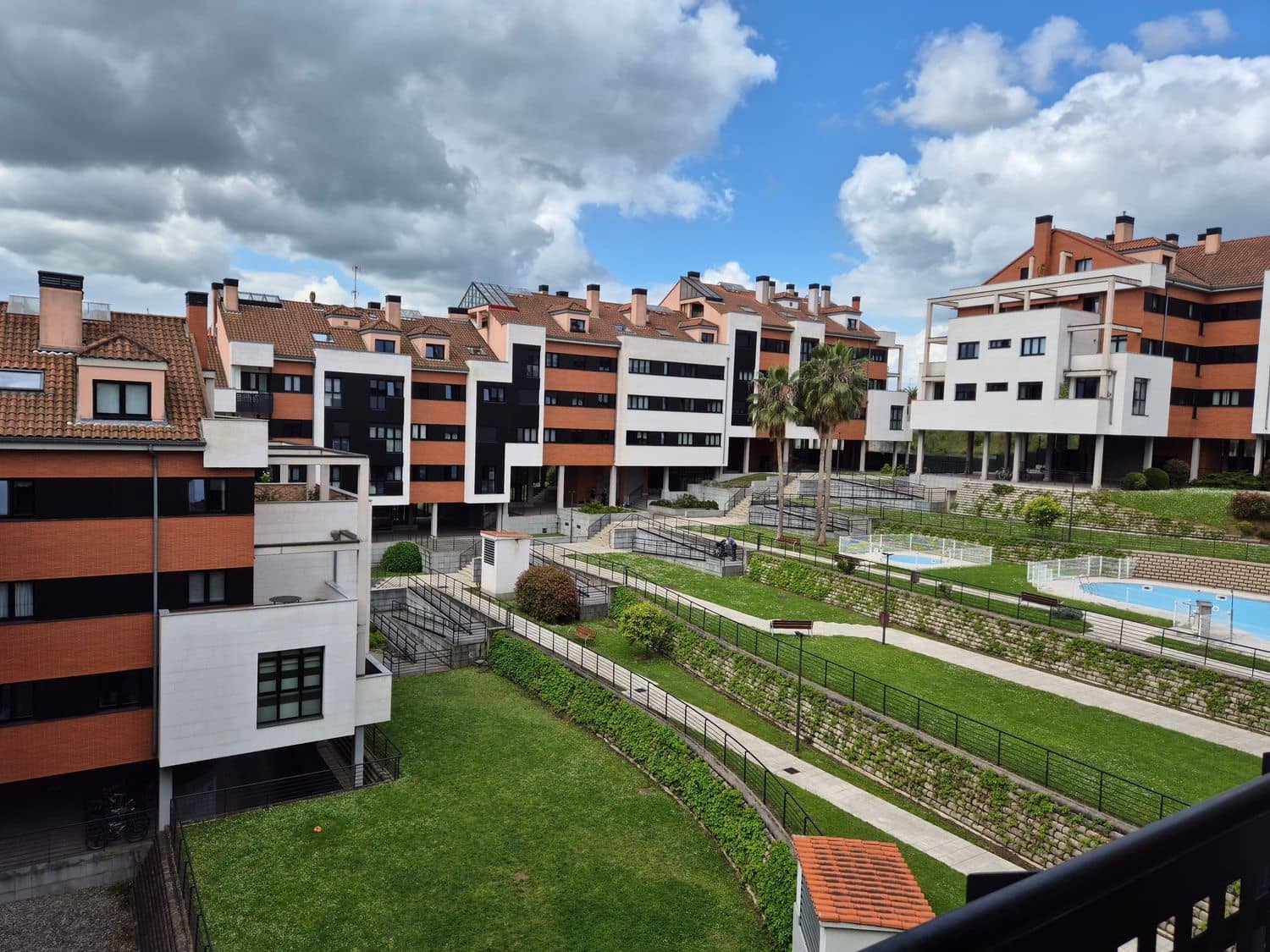 3 soveværelse Lejlighed til salg i Gijon med swimmingpool garage - € 329.000 (Ref: 8988104)