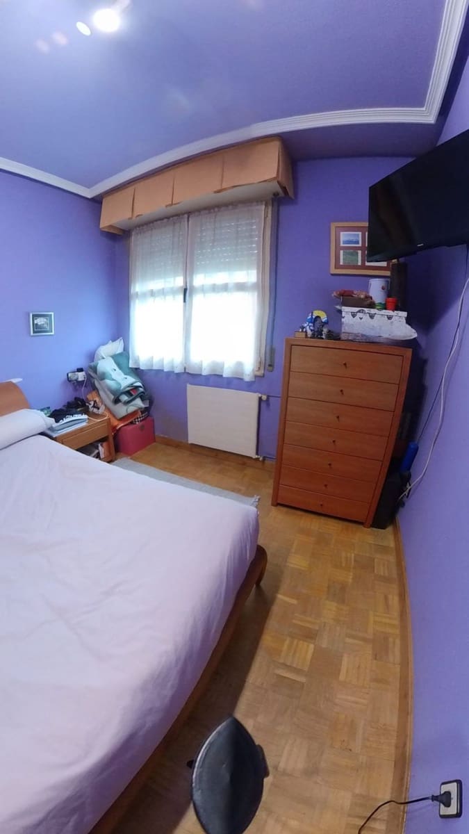 4 soveværelse Lejlighed til salg i Oviedo med garage - € 437.000 (Ref: 9002743)