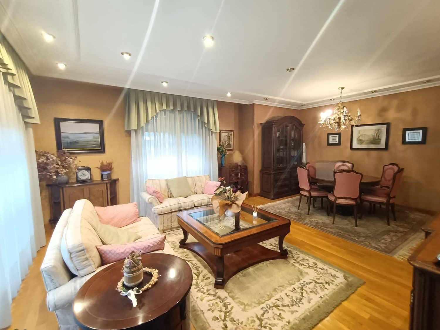 4 soveværelse Lejlighed til salg i Oviedo med garage - € 437.000 (Ref: 9002743)