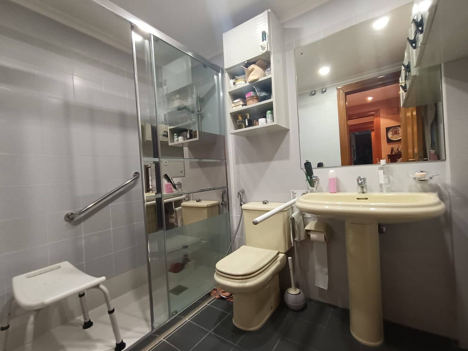 4 soveværelse Lejlighed til salg i Oviedo med garage - € 437.000 (Ref: 9002743)