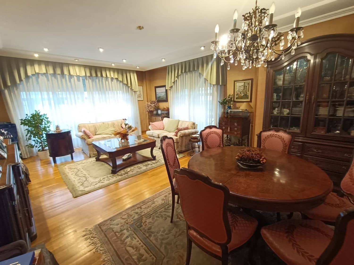 4 soveværelse Lejlighed til salg i Oviedo med garage - € 437.000 (Ref: 9002743)