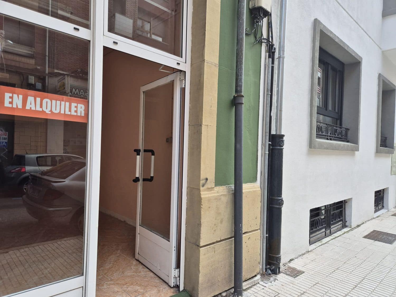 Erhverv til leje i Gijon - € 575 (Ref: 9016854)