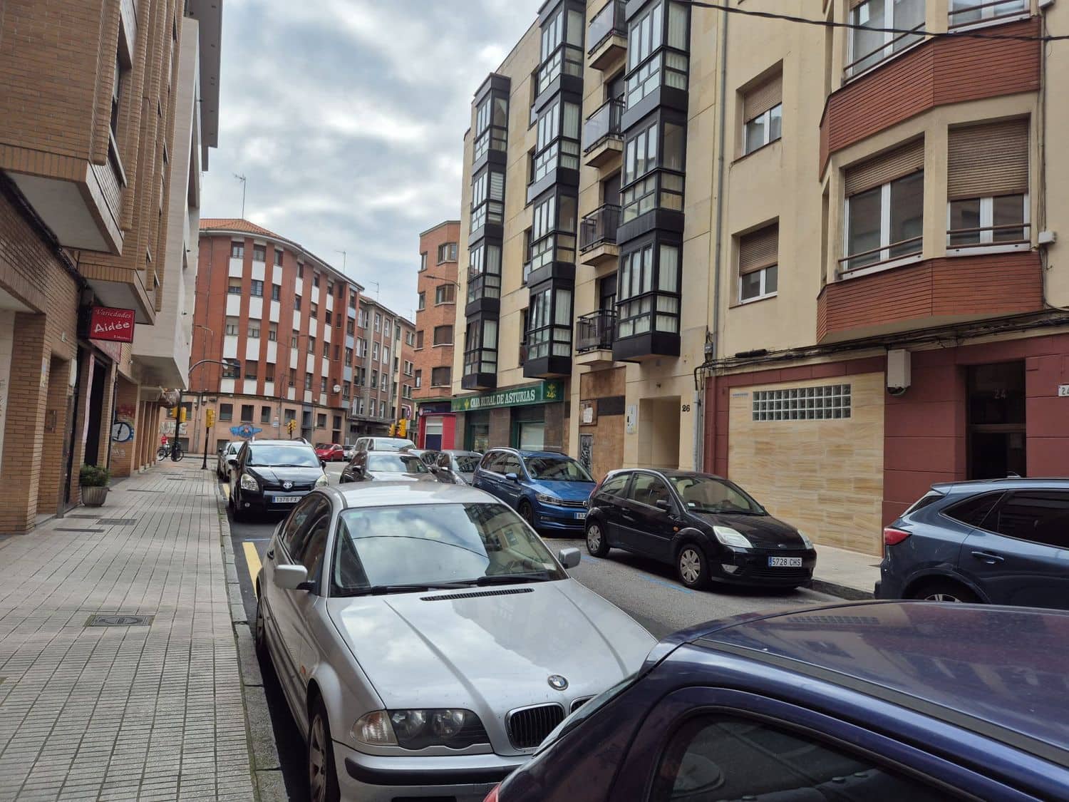 Erhverv til leje i Gijon - € 575 (Ref: 9016854)