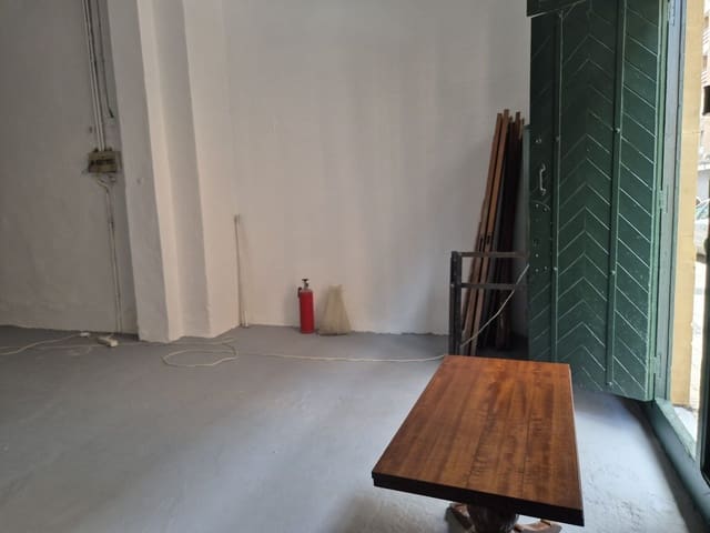 Kommersiell att hyra i Centro Urbano, Gijón - 600 € (Ref: 9016857)