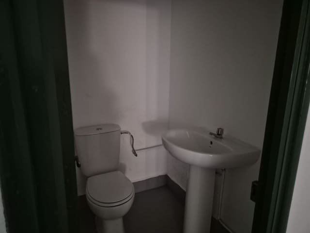 Kommersiell att hyra i Centro Urbano, Gijón - 600 € (Ref: 9016857)