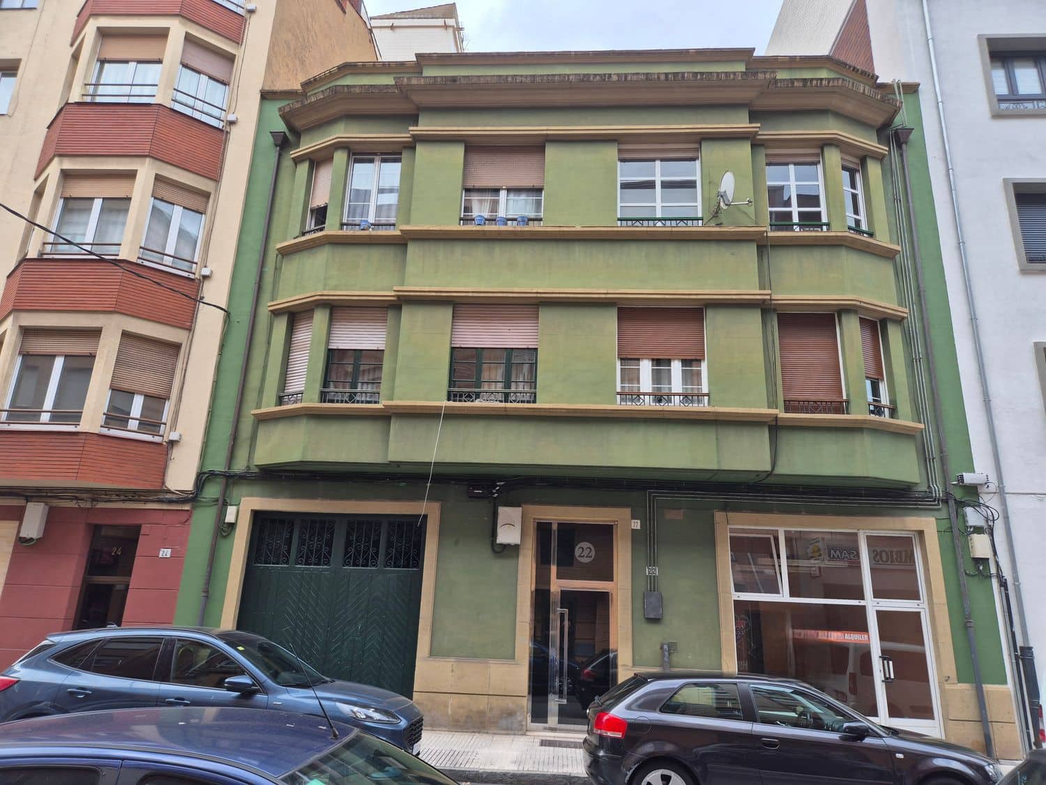 Erhverv til leje i Gijon - € 600 (Ref: 9016857)