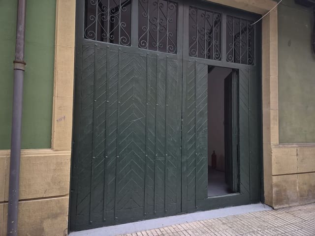 Kommersiell att hyra i Centro Urbano, Gijón - 600 € (Ref: 9016857)