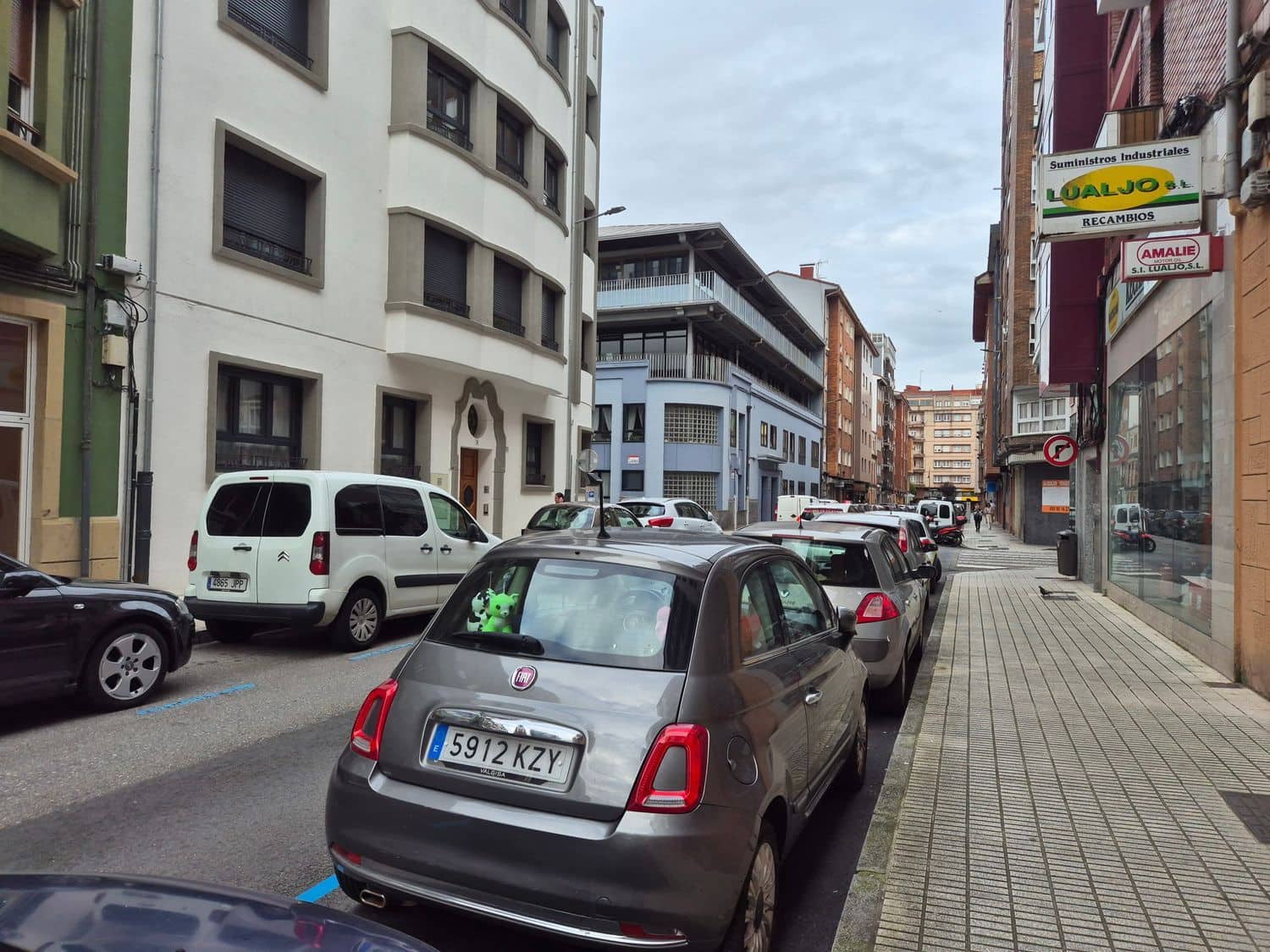 Erhverv til leje i Gijon - € 600 (Ref: 9016857)