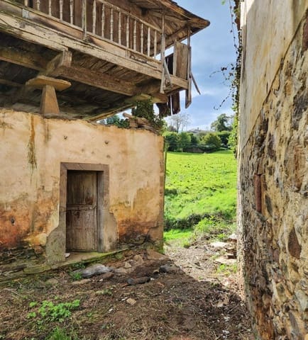 4 bedroom Finca/Country House for sale in Luarca, Valdés - € 30,000 (Ref: 9020177)