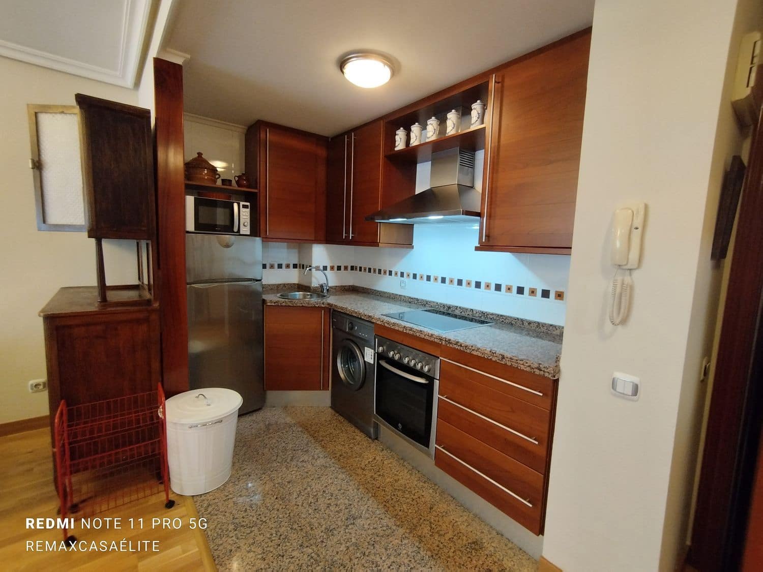 1 slaapkamer Appartement te huur in Oviedo met garage - € 700 (Ref: 9037806)