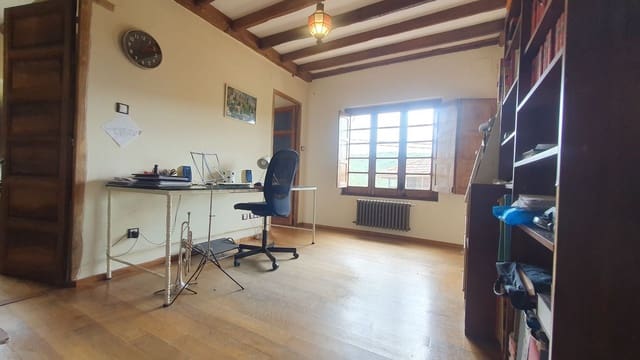 3 bedroom Finca/Country House for sale in Carreño with garage - € 287,000 (Ref: 9058780)