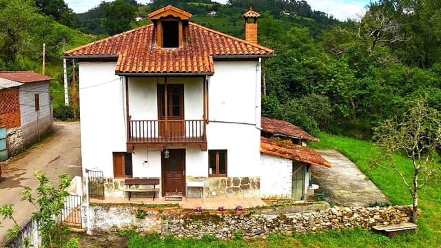 3 bedroom Finca/Country House for sale in Grado with garage - € 130,000 (Ref: 9062069)