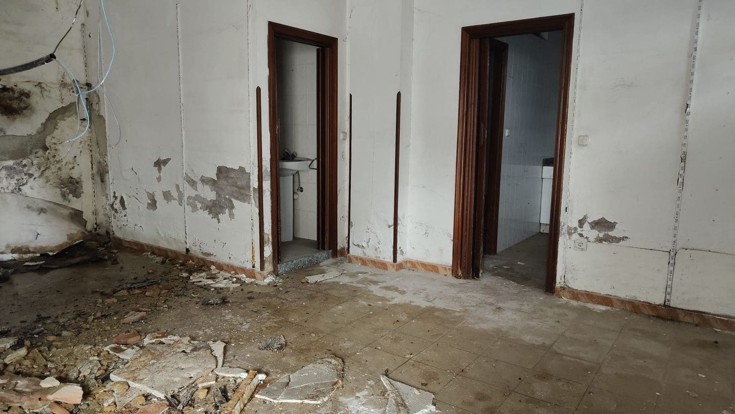 Byhus til salg i Langreo med garage - € 35.000 (Ref: 9072985)