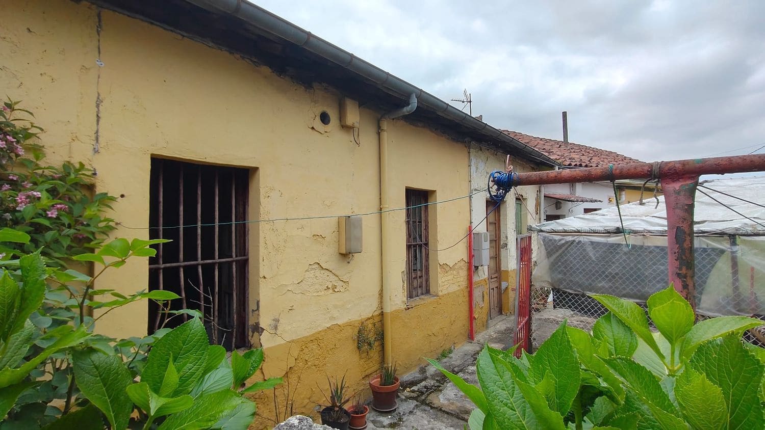 Byhus til salg i Langreo med garage - € 35.000 (Ref: 9072985)