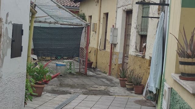 Byhus til salg i Langreo med garage - € 35.000 (Ref: 9072985)