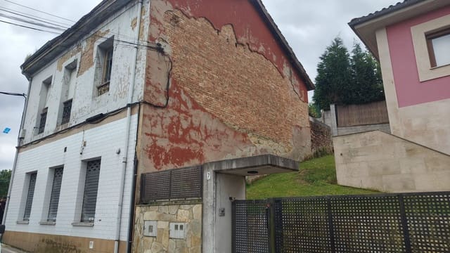 Byhus til salg i Langreo med garage - € 35.000 (Ref: 9072985)