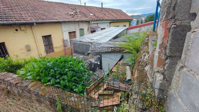 Byhus til salg i Langreo med garage - € 35.000 (Ref: 9072985)