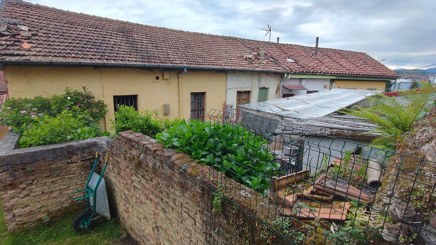 Byhus til salg i Langreo med garage - € 35.000 (Ref: 9072985)