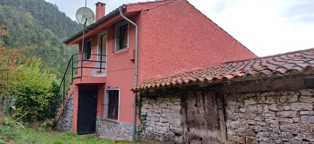 5 quarto Casa em Banda para venda em Colunga com garagem - 263 000 € (Ref: 9074672)