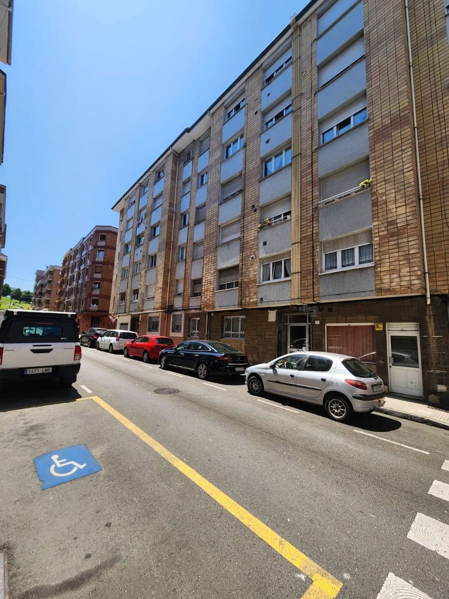 1 sovrum Lägenhet till salu i Gijon med garage - 75 000 € (Ref: 9084865)