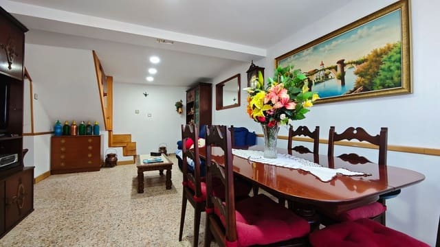 4 makuuhuone Maalaistalo myytävänä paikassa Carrizo - 56 000 € (Ref: 9084866)