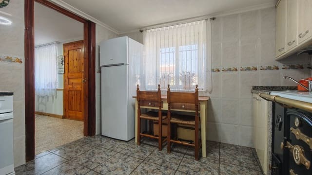 4 makuuhuone Maalaistalo myytävänä paikassa Carrizo - 56 000 € (Ref: 9084866)